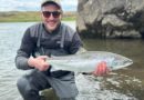 Mikael aftur með fyrsta laxinn í Skugga